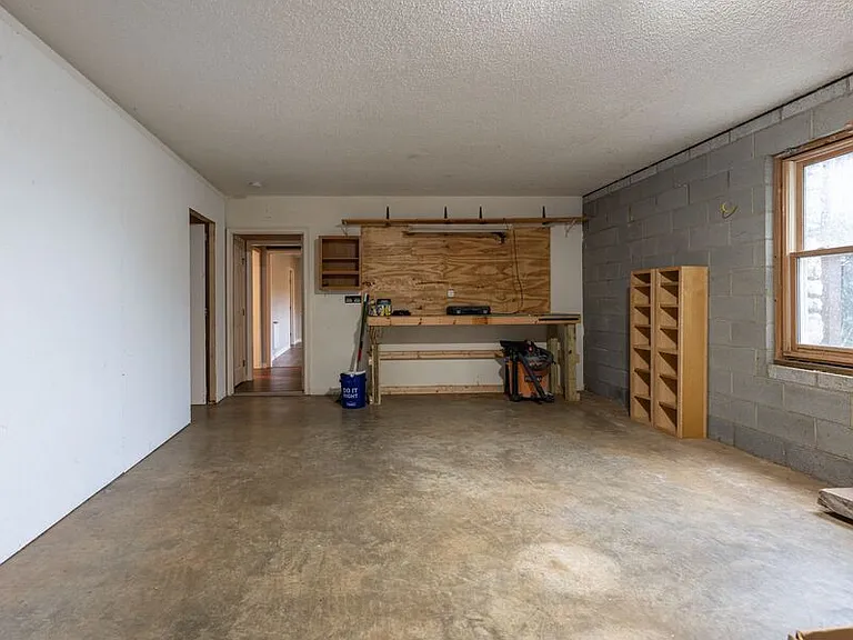 15 Tiffany Ln — Photo 21