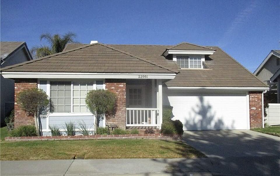 1st image of 23981 Oakland Ct