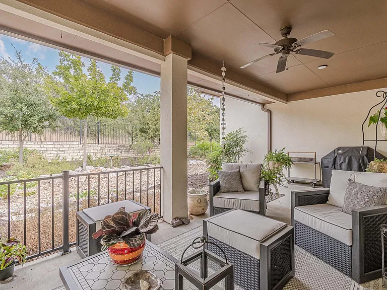 108 Hopping Peach St — Photo 36