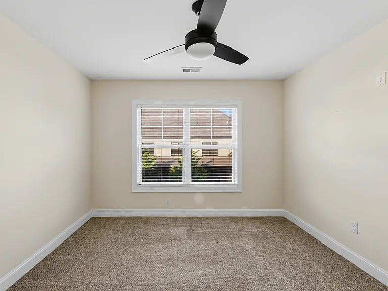 1020 Easton Ct — Photo 57