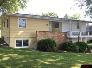 120 Sunbonnet Ln, Mankato, MN 56001