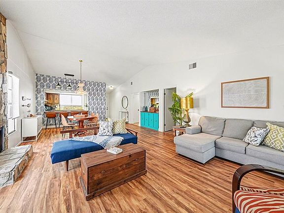 3rd image of 9990 Eagles Point Cir APT 4