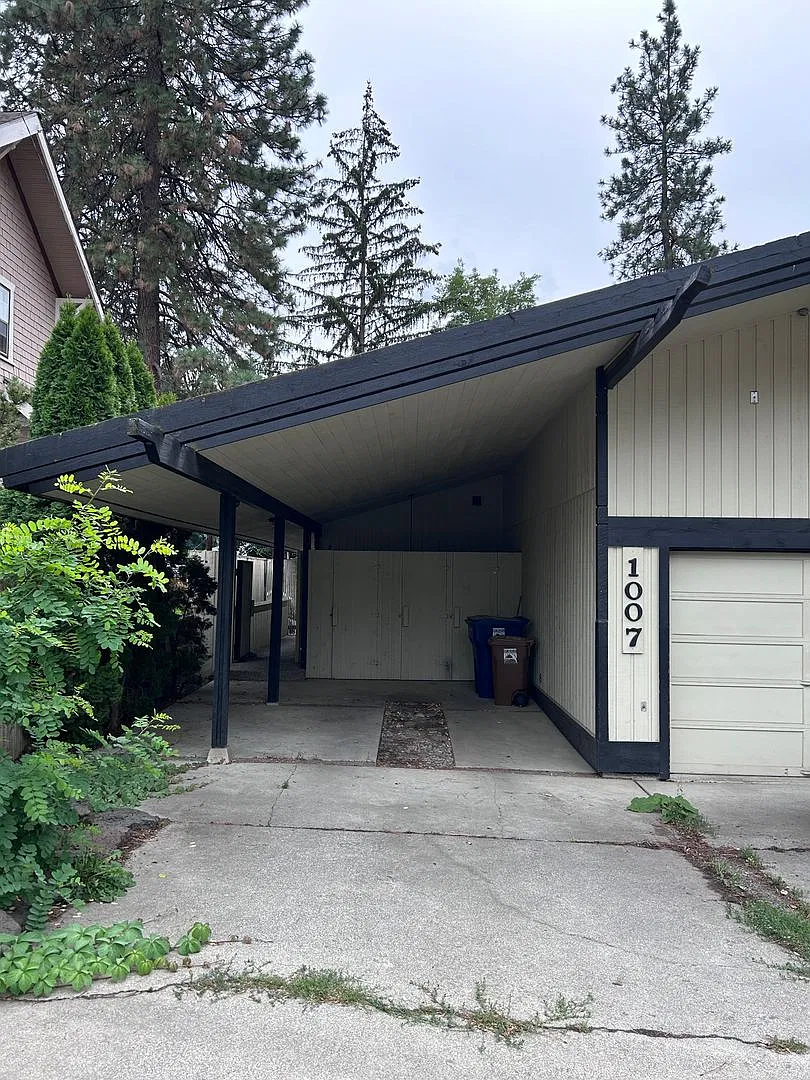 Southhill Duplex — Photo 1