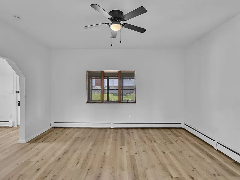 1002 Fordham Ave — Photo 8