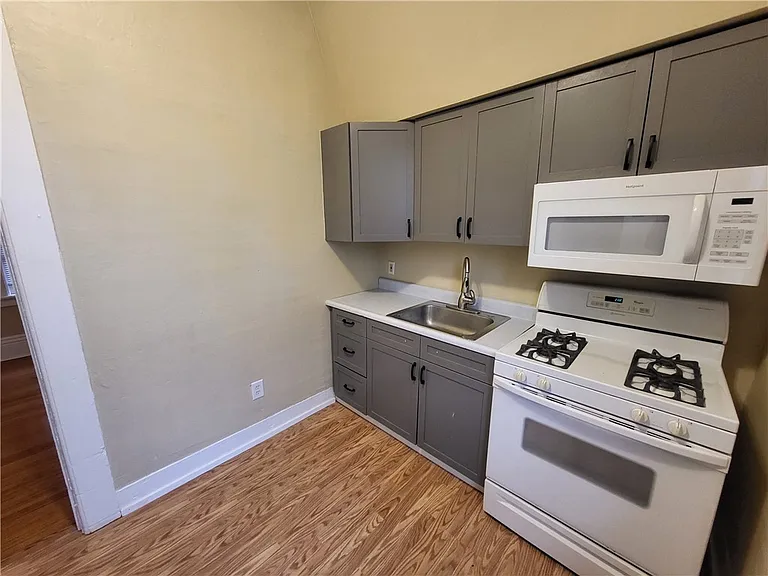 168 Gibbs St #2 — Photo 14