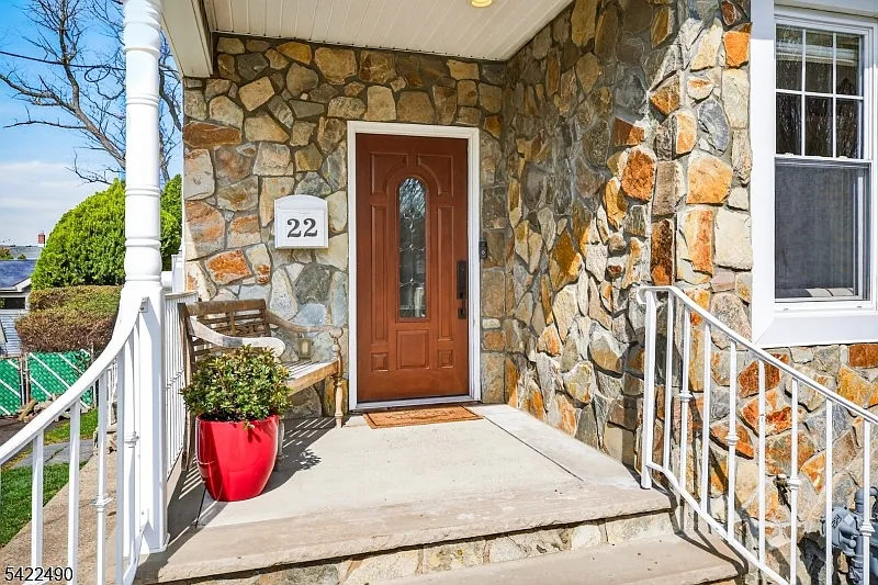 22 Vine St photo 1