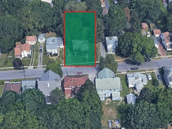 15 Bradford St #41, Auburn, NY 13021