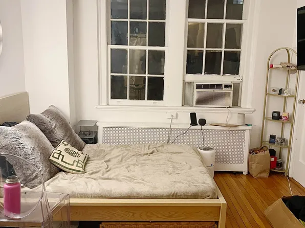 304 East 41st Street image 1 of 11