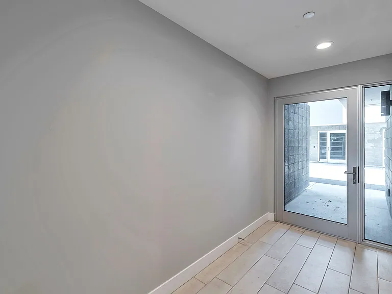 4525 N 40th St #9 — Photo 8