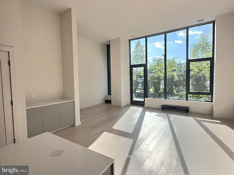 3030 Potomac Ave #Townhouse 6 — Photo 6