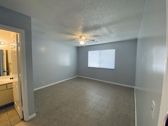 5th image of 217 Bull River Bluff Dr