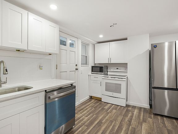 3rd image of 212 Davis Ave #C