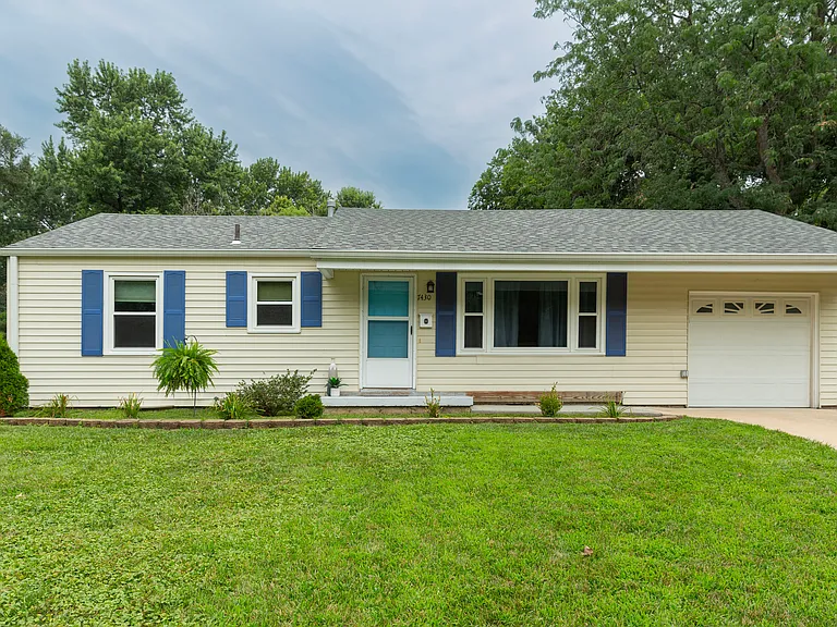 7430 Reeds Ln — Photo 1