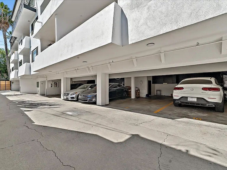 1210 Larrabee St #7 — Photo 18