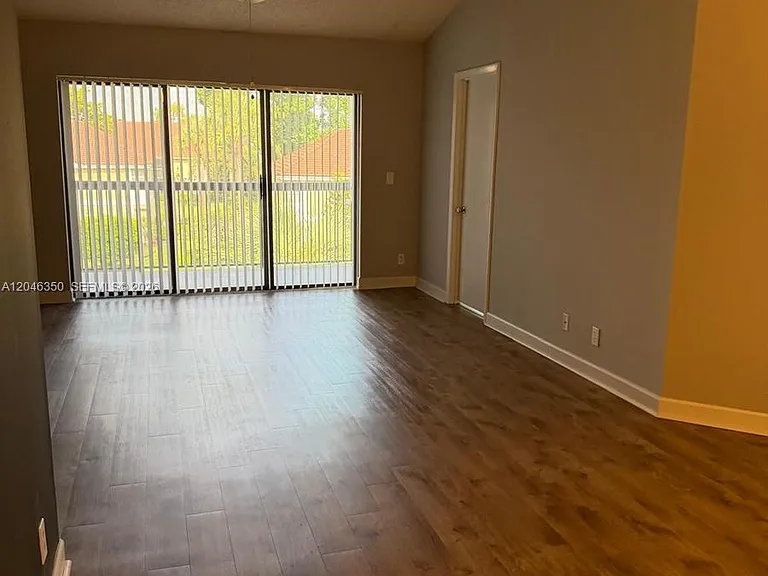 5761 Riverside Dr #304B4 — Photo 12