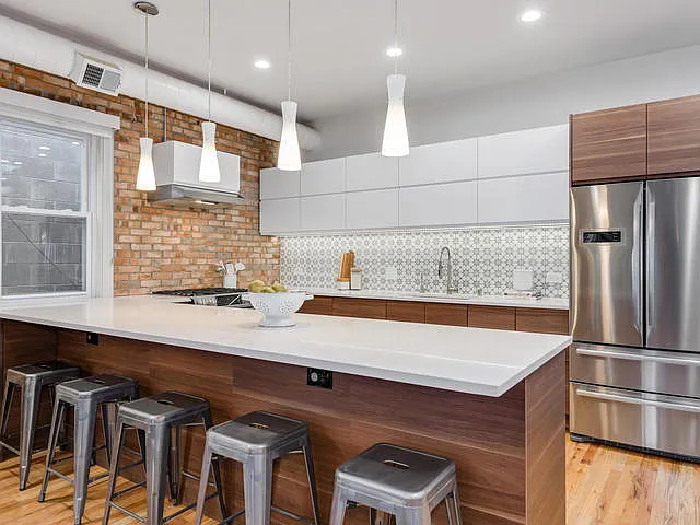 1742 N Winchester Ave #203 — Photo 9