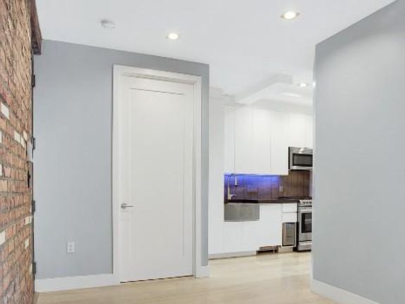 4th image of 161 Stanton St Unit 9