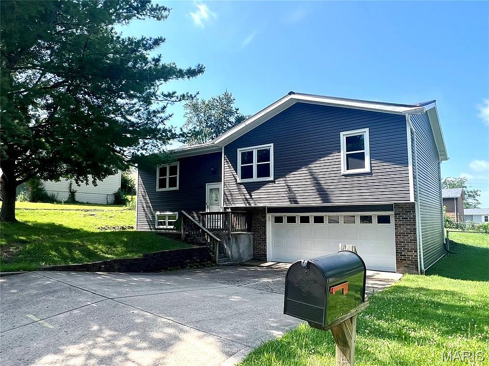 1st image of 1310 Hillview Dr