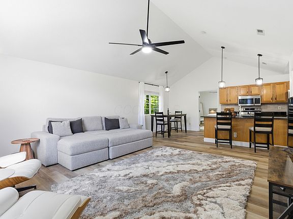 4th image of 6069 Blendon Chase Dr #17