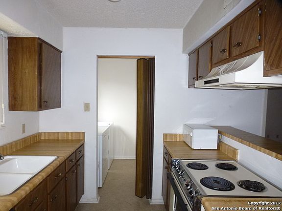3rd image of 3843 Barrington St