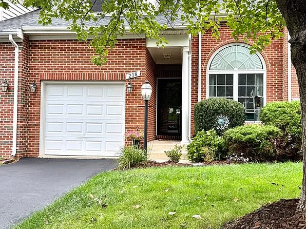 218 W Ridge Ct, Warrenton, VA 20186