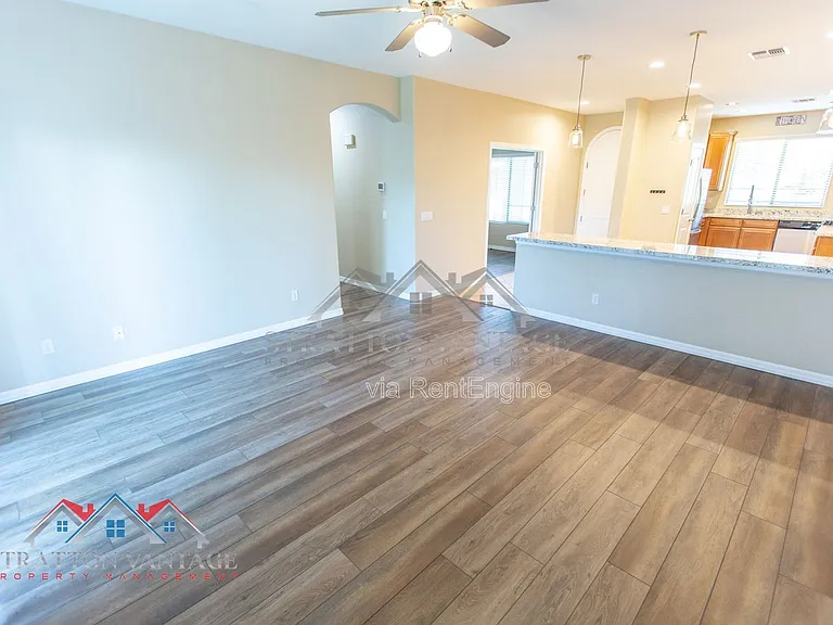1532 E Apollo Rd — Photo 17