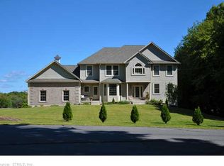 1130 Halladay Ave W, Suffield, CT 06078