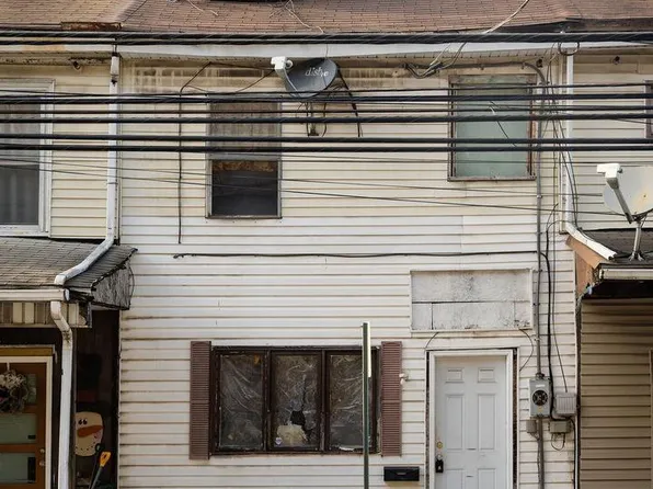 704 Bear Valley Ave, Shamokin, PA 17872