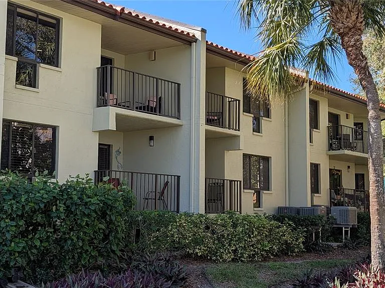 1515 Pinellas Bayway S #46 — Photo 3