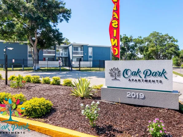 Oak Park Apartments