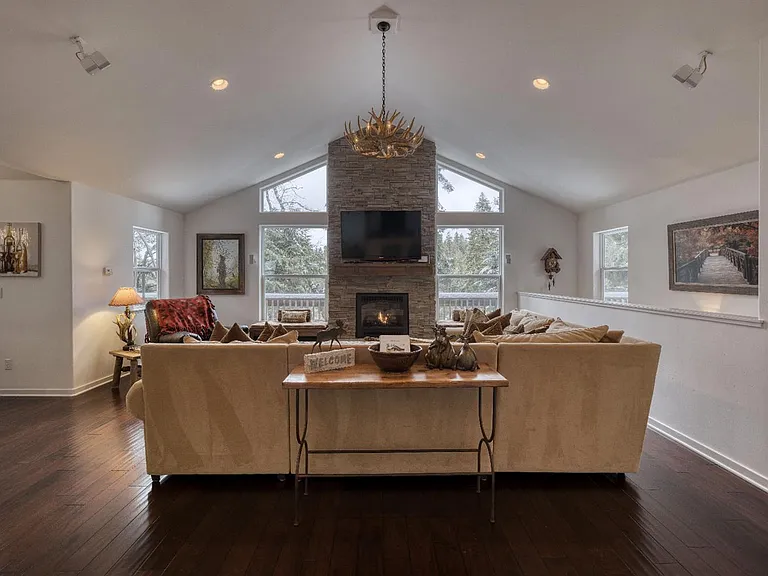 6566 Topaz Dr — Photo 2