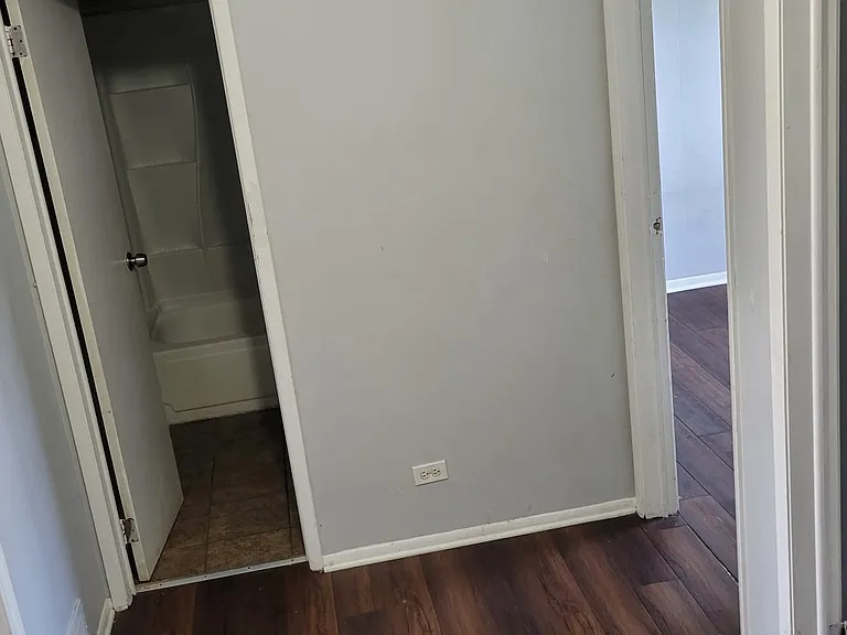 928 Miller Ave — Photo 12