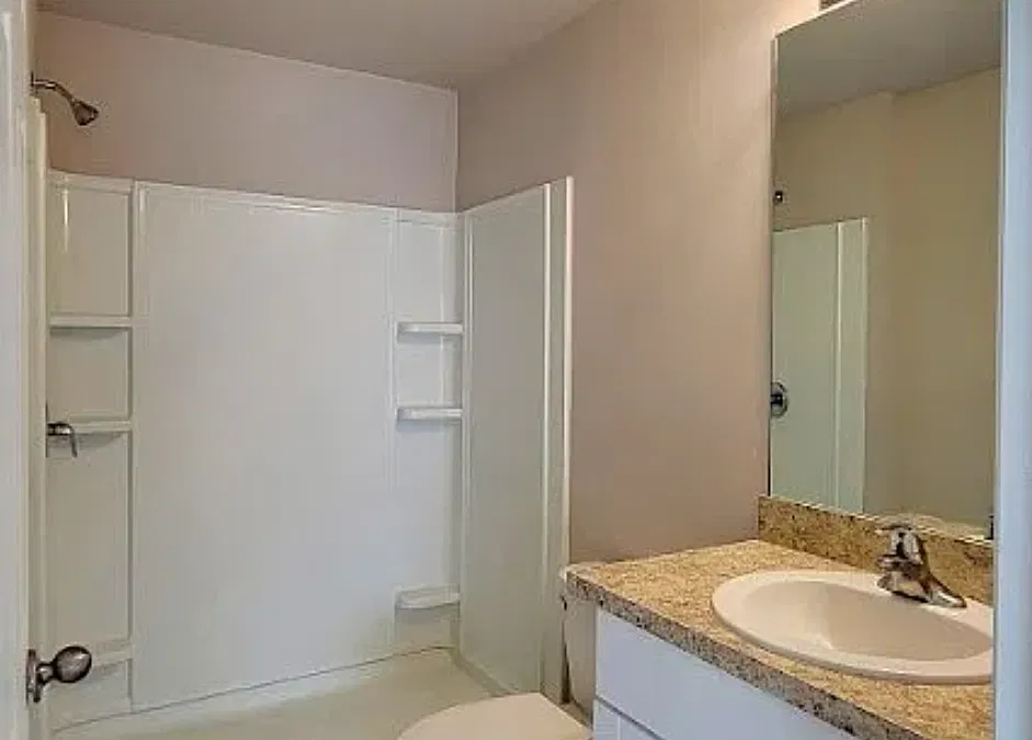 3 bed, 1367 sqft, $2,100 — Photo 3