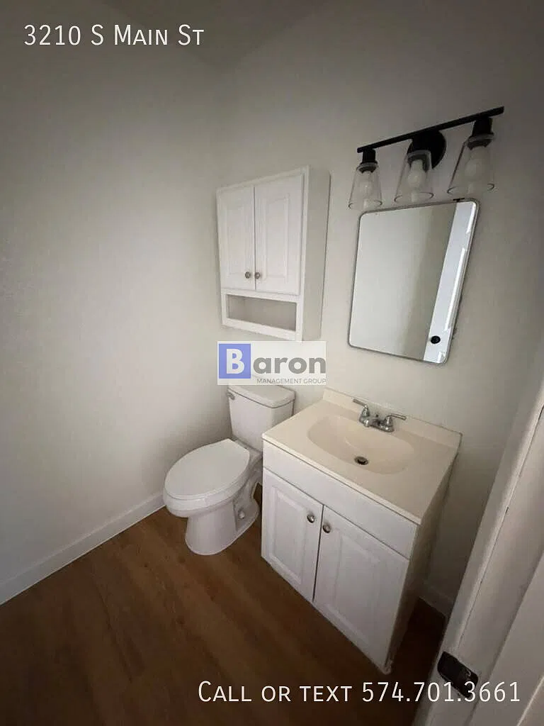 "Charming 3-Bed with 1.5 Baths in South Bend. — Photo 4