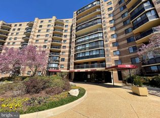 8350 Greensboro Dr APT 202, Mclean, VA 22102