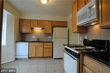 3rd image of 6538 Gildar St