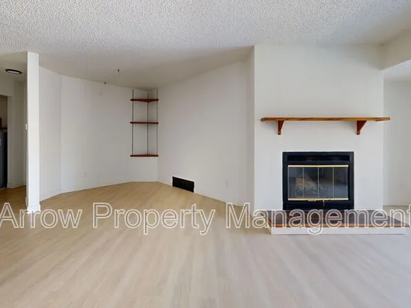 205 E Arbor Ave #306G, Bismarck, ND 58504