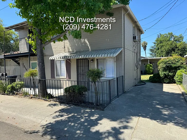 2515 N Franklin Ave #A — Photo 20