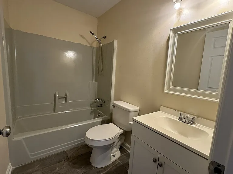 404 N Magnolia Dr — Photo 7