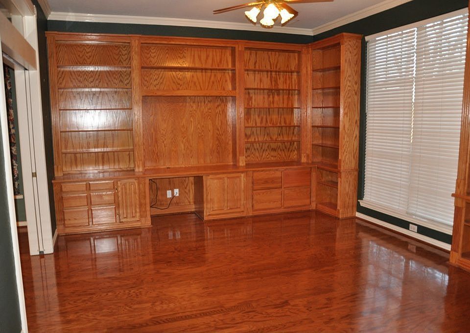 1st image of 105 Branchwood Trl