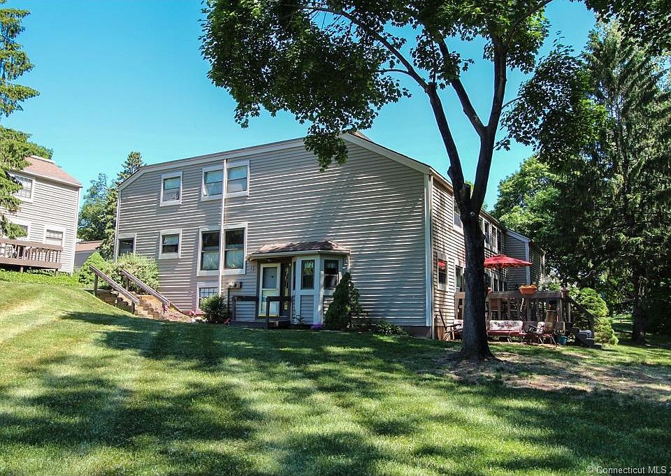 1st image of 6 Beecher Ln