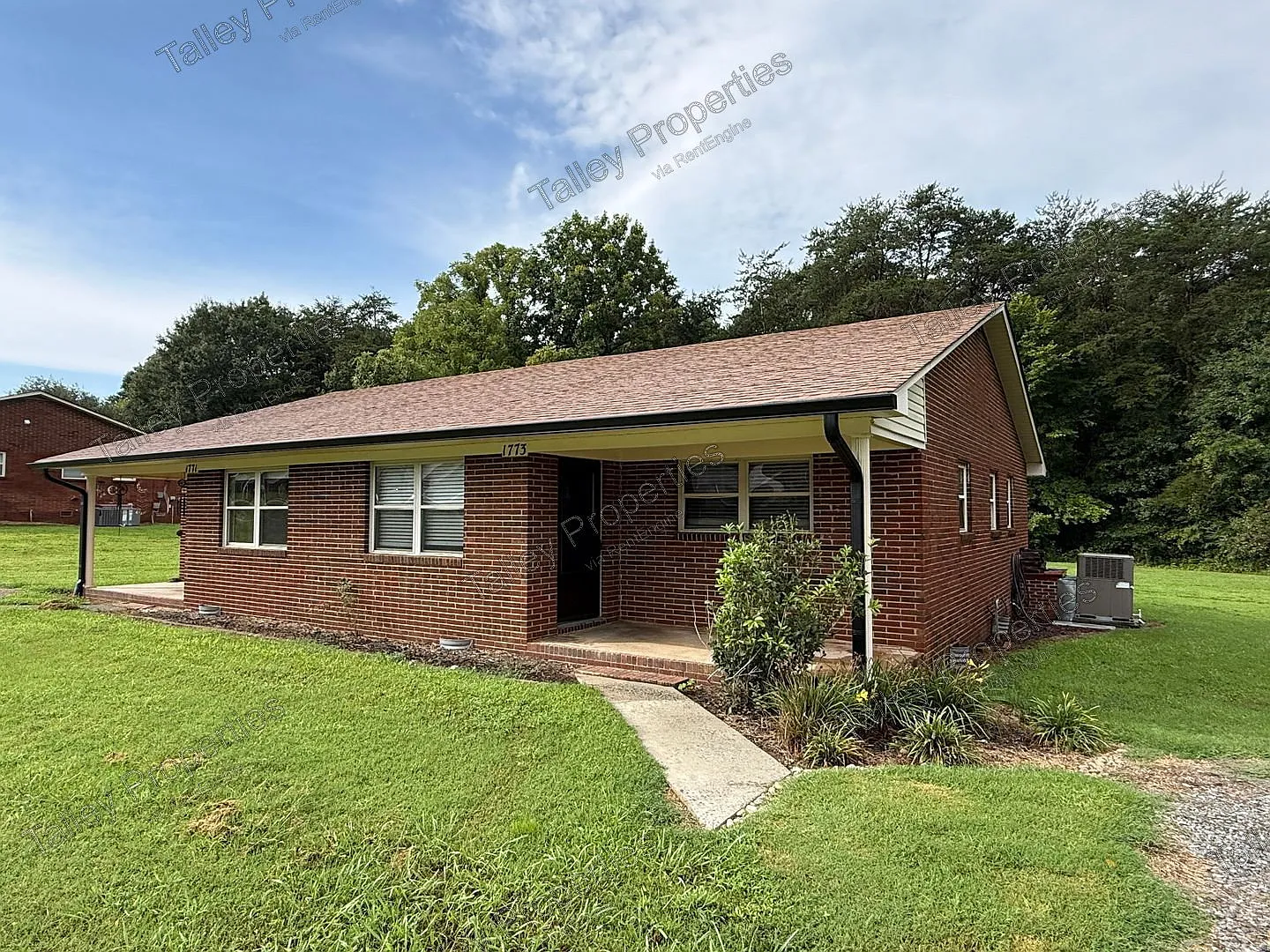 2 bed, 1.0 bath, $1,249 — Photo 1