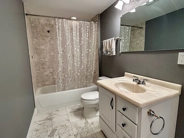 7830 Durham Way — Photo 24