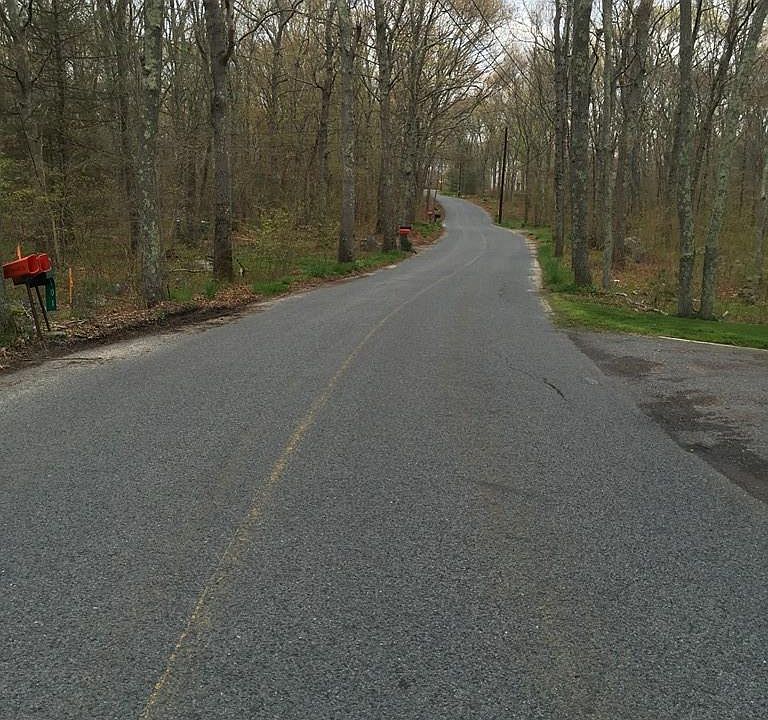 2nd image of 102 Rocky Hill Rd