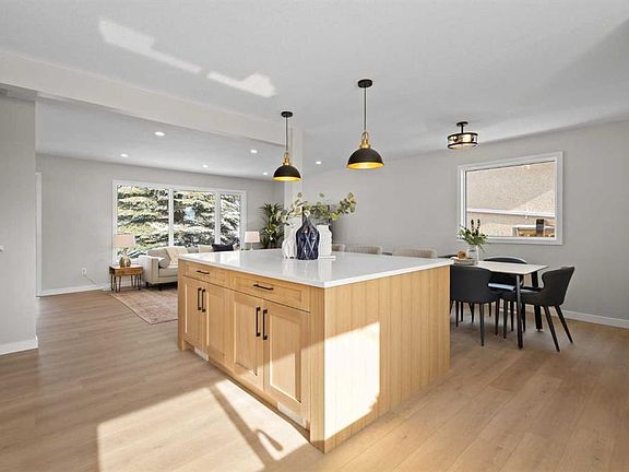 5th image of 236 N Silverview Way NW