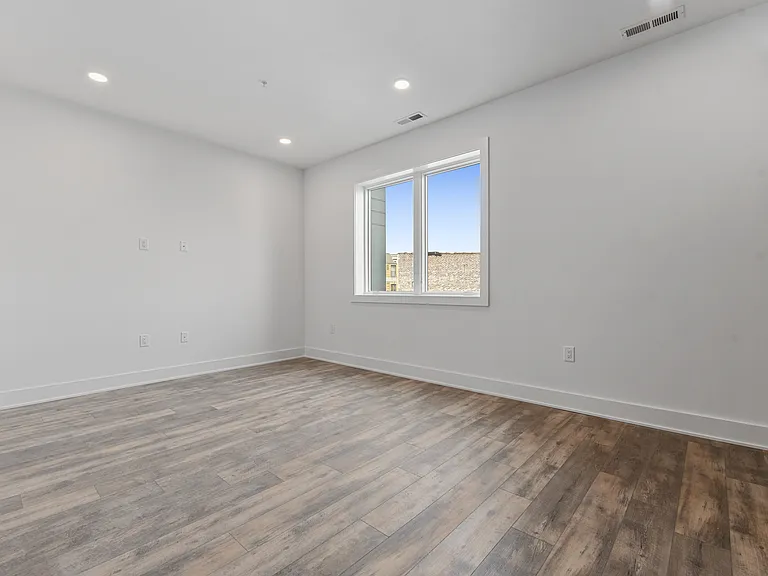 508 Central Ave #204 — Photo 3