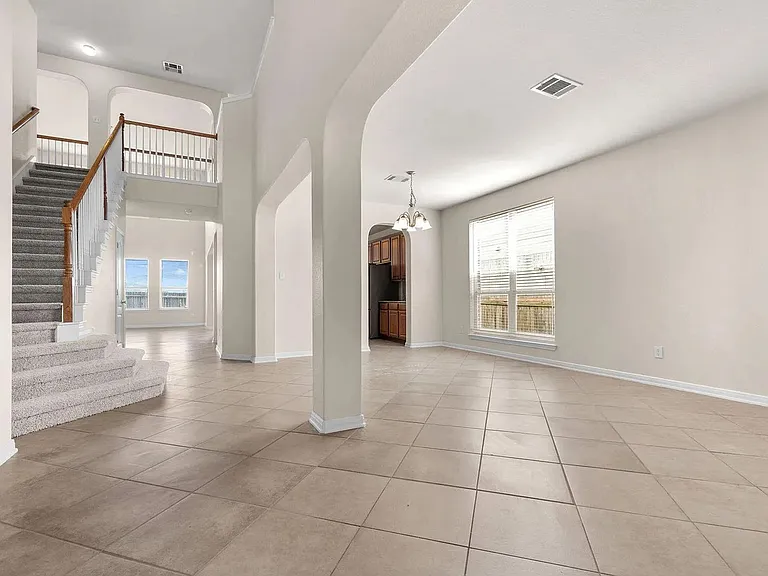 1209 Laurel Oak Trl — Photo 4