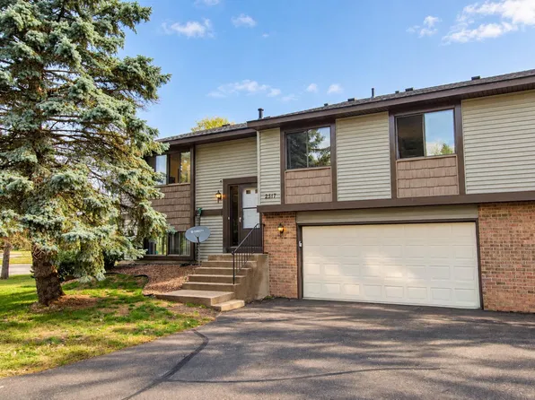 2817 Wimbledon Rdg, Woodbury, MN 55125