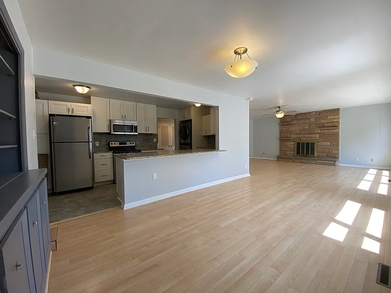 8143 Howard Ave — Photo 7
