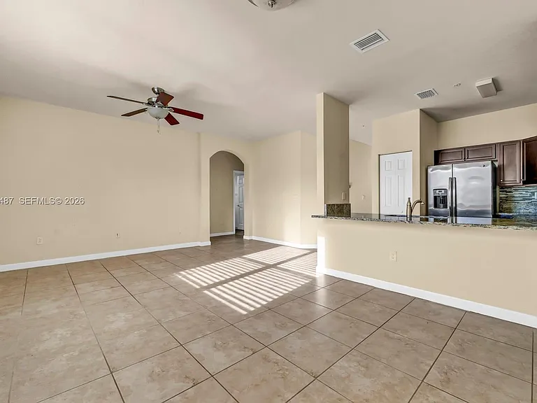 134 SE 28th Ter #20 — Photo 8